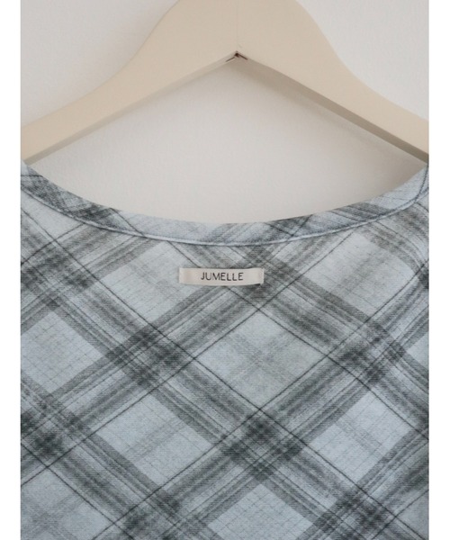 JUMELLE(ジュメロ)の「バイアスチェックTシャツ(Tシャツ/カットソー・レディース・ベージュ/ブルー・FREE)」の10枚目の写真