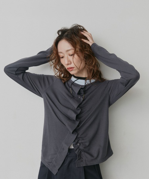 ad thie(アドティエ)の「フロントギャザー フリル トップス(カーディガン/ボレロ・レディース・チャコール/ブラウン/ブラック・FREE)」の10枚目の写真