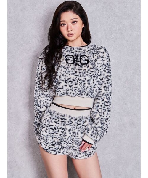 GYDA(ジェイダ)の「Symmetry GYDA FAKE FURショートパンツ【セットアップ着用可能】(その他パンツ・レディース・その他1/オフホワイト/ベージュ/ブラック・FREE)」の6枚目の写真