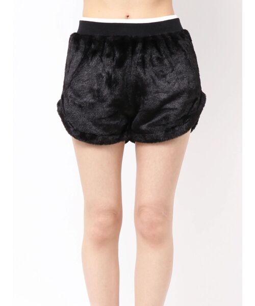 GYDA(ジェイダ)の「Symmetry GYDA FAKE FURショートパンツ【セットアップ着用可能】(その他パンツ・レディース・その他1/オフホワイト/ベージュ/ブラック・FREE)」の19枚目の写真