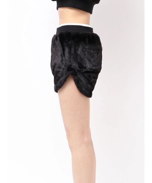 GYDA(ジェイダ)の「Symmetry GYDA FAKE FURショートパンツ【セットアップ着用可能】(その他パンツ・レディース・その他1/オフホワイト/ベージュ/ブラック・FREE)」の20枚目の写真
