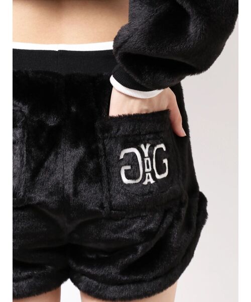 GYDA(ジェイダ)の「Symmetry GYDA FAKE FURショートパンツ【セットアップ着用可能】(その他パンツ・レディース・その他1/オフホワイト/ベージュ/ブラック・FREE)」の11枚目の写真