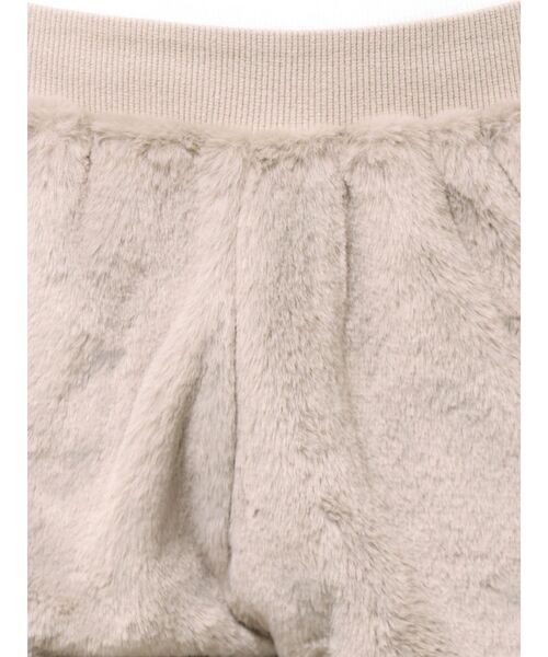 GYDA(ジェイダ)の「Symmetry GYDA FAKE FURショートパンツ【セットアップ着用可能】(その他パンツ・レディース・その他1/オフホワイト/ベージュ/ブラック・FREE)」の15枚目の写真
