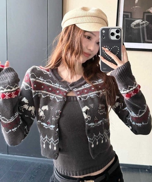 Teem Store（チームストア）の「【2点セット】ノルディック柄ショートカーディガン×インナーニットセット（カーディガン/ボレロ・レディース・グレー・M）」の4枚目の写真