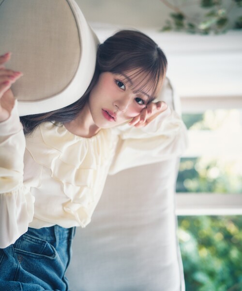 SELFIST（セルフィスト）の「ラッフルブラウス（シャツ/ブラウス・レディース・サーモンピンク/グレー/クリーム・フリー）」の5枚目の写真
