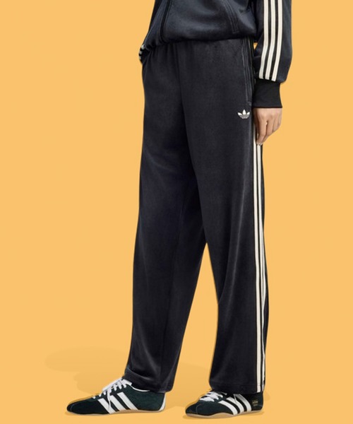 adidas(アディダス)の「adidas/アディダス adidas ORI FB VELOUR TP アディダス オリジナルス ファイヤーバード ベロアトラックパンツ ラインパンツ ジャージ サイドライン メンズ レディース 2026年 秋 秋服 冬 冬服(その他パンツ・メンズ・ブラック/アイボリー/ライトブラウン・S/M/L/XL)」の2枚目の写真