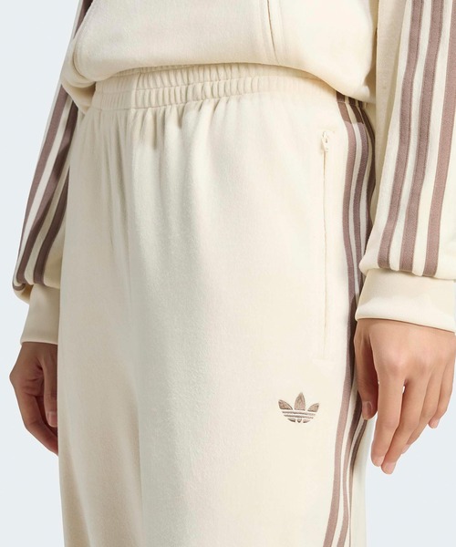 adidas(アディダス)の「adidas/アディダス adidas ORI FB VELOUR TP アディダス オリジナルス ファイヤーバード ベロアトラックパンツ ラインパンツ ジャージ サイドライン メンズ レディース 2026年 秋 秋服 冬 冬服(その他パンツ・メンズ・ブラック/アイボリー/ライトブラウン・S/M/L/XL)」の17枚目の写真