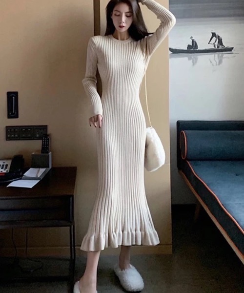Alvia(アルビア)の「フリル裾リブニットマーメイドワンピース(ワンピース・レディース・アイボリー/ラベンダー/ブラック・M)」の7枚目の写真