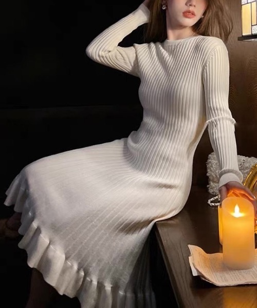 Alvia(アルビア)の「フリル裾リブニットマーメイドワンピース(ワンピース・レディース・アイボリー/ラベンダー/ブラック・M)」の9枚目の写真