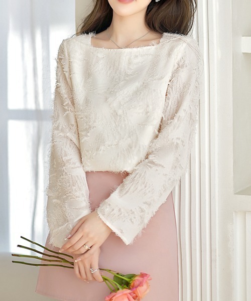 LUCPY(ラクピー)の「フリンジジャガードシアーブラウス(シャツ/ブラウス・レディース・ホワイト・MEDIUM/LARGE/X-LARGE/SMALL)」の2枚目の写真