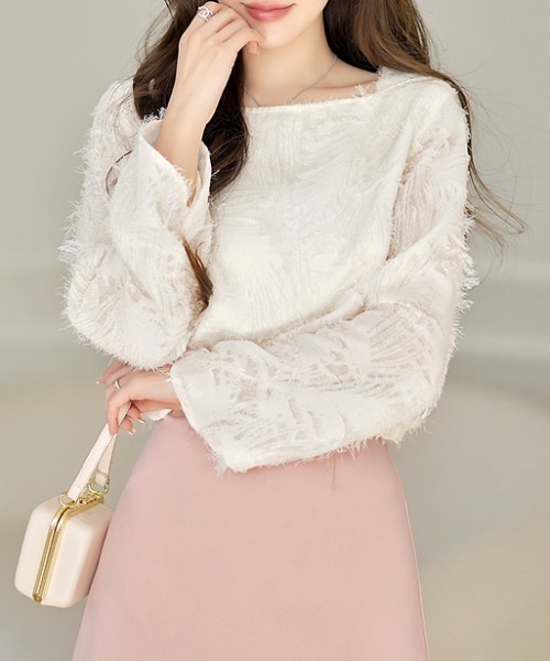 LUCPY(ラクピー)の「フリンジジャガードシアーブラウス(シャツ/ブラウス・レディース・ホワイト・MEDIUM/LARGE/X-LARGE/SMALL)」の4枚目の写真