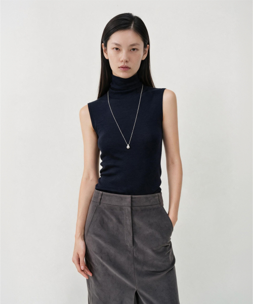 LOOKAST（ルックキャスト）の「ウールホールガーメントハイネックベストニットトップ / WOOL WHOLEGARMENT HIGH NECK VEST KNIT TOP_5colors（ベスト・レディース・ネイビー/パープル/ライトグレー/アイボリー/チャコール・SMALL/MEDIUM）」の6枚目の写真