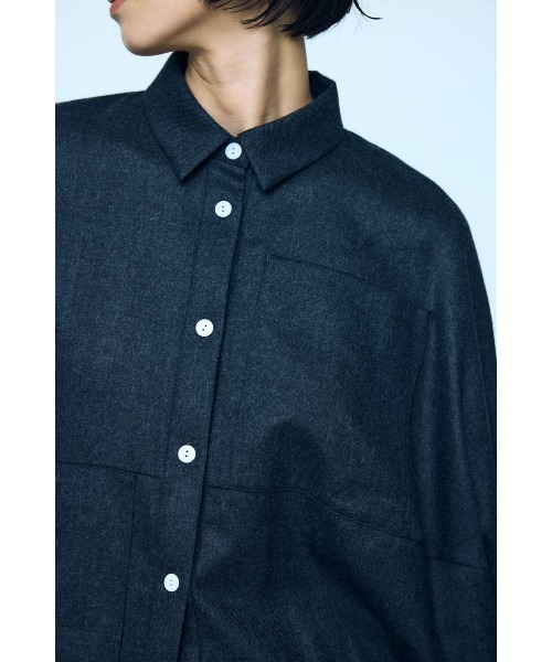 ENFOLD(エンフォルド)の「SYMMETRY CROPPED SHIRT(Tシャツ/カットソー・レディース・チャコールグレー/杢グレー/ブラック・38)」の11枚目の写真
