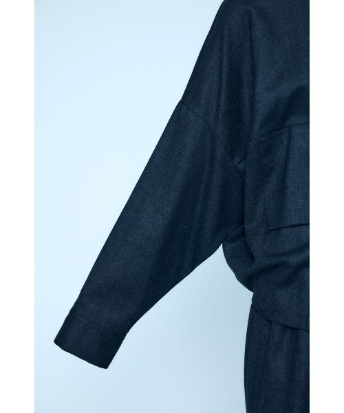 ENFOLD(エンフォルド)の「SYMMETRY CROPPED SHIRT(Tシャツ/カットソー・レディース・チャコールグレー/杢グレー/ブラック・38)」の12枚目の写真