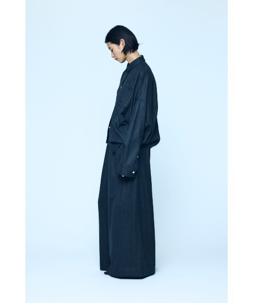 ENFOLD(エンフォルド)の「SYMMETRY CROPPED SHIRT(Tシャツ/カットソー・レディース・チャコールグレー/杢グレー/ブラック・38)」の15枚目の写真