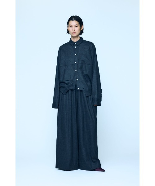 ENFOLD(エンフォルド)の「SYMMETRY CROPPED SHIRT(Tシャツ/カットソー・レディース・チャコールグレー/杢グレー/ブラック・38)」の14枚目の写真