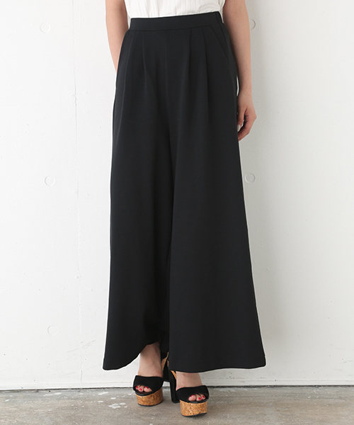 SLY（スライ）の「PONCH TUCK WIDE LONG PT-S（その他パンツ・レディース・ホワイト/ベージュ/ブラック・1/2）」の2枚目の写真