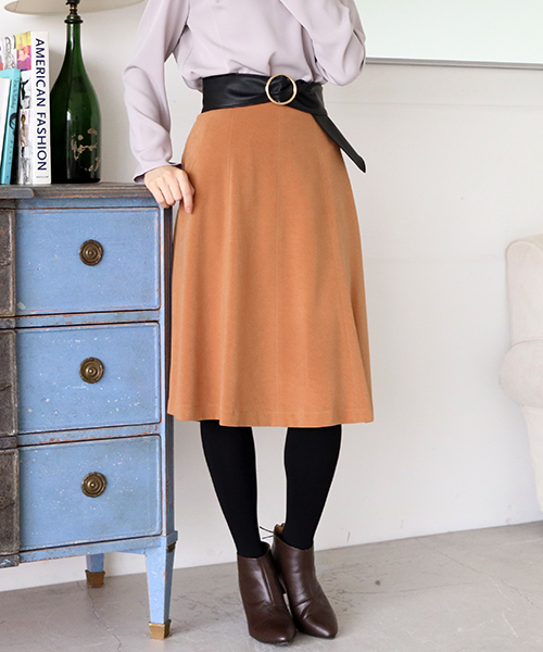 N.(N. Natural Beauty Basic)(エヌエヌナチュラルビューティーベーシック)の「ハイウエストスウェードスカート(スカート・レディース・ブラック/ベージュ/グレー・SMALL/MEDIUM)」の1枚目の写真