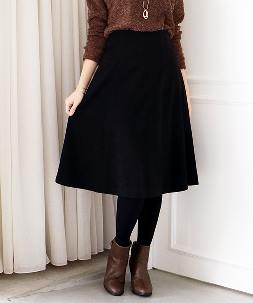 N.(N. Natural Beauty Basic)(エヌエヌナチュラルビューティーベーシック)の「ハイウエストスウェードスカート(スカート・レディース・ブラック/ベージュ/グレー・SMALL/MEDIUM)」の2枚目の写真