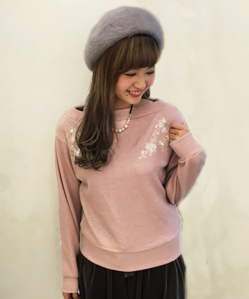 mysty woman（ミスティウーマン）の「リブニットソー刺繍ボートネックプルオーバー（Tシャツ/カットソー・レディース・ピンク/トップグレー/アイボリー/ブラック・FREE）」の4枚目の写真
