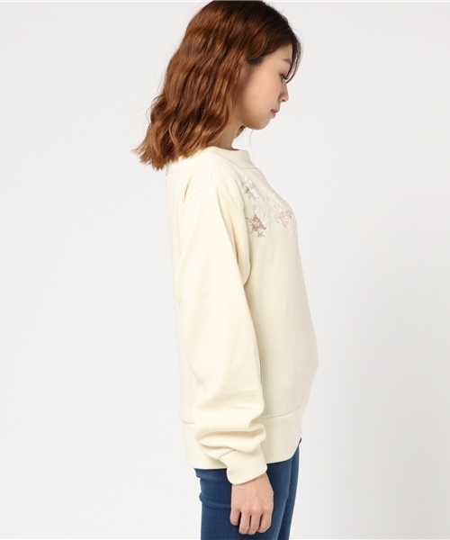 mysty woman（ミスティウーマン）の「リブニットソー刺繍ボートネックプルオーバー（Tシャツ/カットソー・レディース・ピンク/トップグレー/アイボリー/ブラック・FREE）」の6枚目の写真