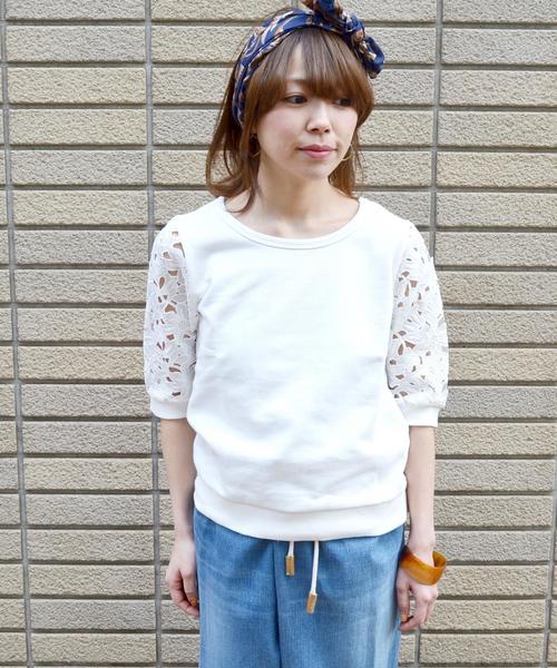 Khaju（カージュ）の「Khaju:フラワーレーススリーブスウェット white◇（スウェット・レディース・ホワイト・ONE SIZE）」の5枚目の写真