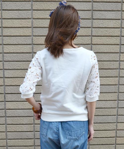 Khaju（カージュ）の「Khaju:フラワーレーススリーブスウェット white◇（スウェット・レディース・ホワイト・ONE SIZE）」の7枚目の写真