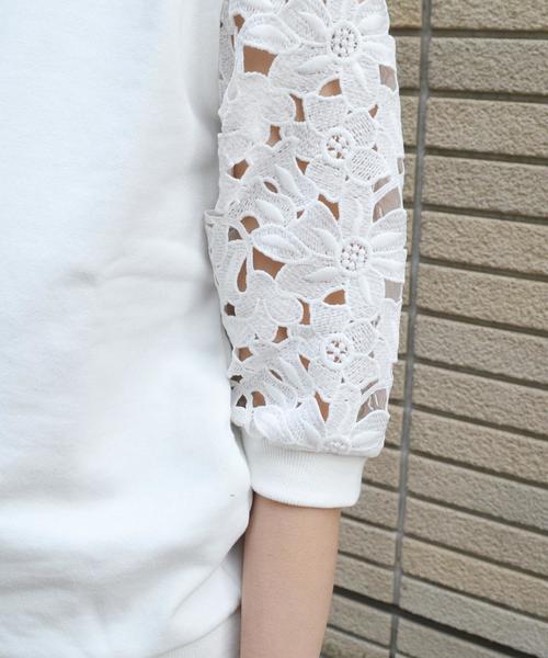 Khaju（カージュ）の「Khaju:フラワーレーススリーブスウェット white◇（スウェット・レディース・ホワイト・ONE SIZE）」の9枚目の写真
