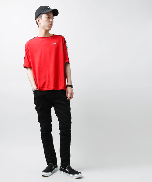 FILA(フィラ)の「∴WEGO/FILAラインテープTシャツ(Tシャツ/カットソー・メンズ・ネイビー/レッド・MEDIUM/LARGE)」の4枚目の写真