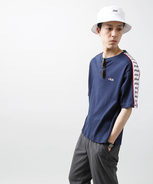 FILA(フィラ)の「∴WEGO/FILAラインテープTシャツ(Tシャツ/カットソー・メンズ・ネイビー/レッド・MEDIUM/LARGE)」の6枚目の写真