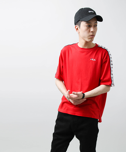 FILA(フィラ)の「∴WEGO/FILAラインテープTシャツ(Tシャツ/カットソー・メンズ・ネイビー/レッド・MEDIUM/LARGE)」の14枚目の写真