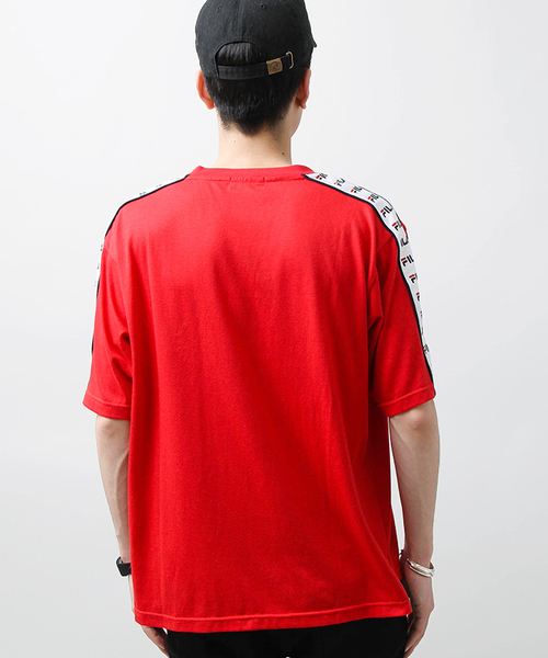 FILA(フィラ)の「∴WEGO/FILAラインテープTシャツ(Tシャツ/カットソー・メンズ・ネイビー/レッド・MEDIUM/LARGE)」の17枚目の写真