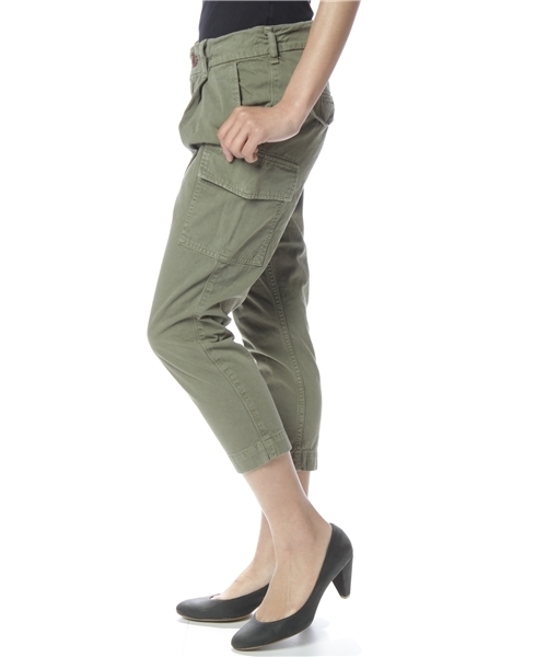 alcali（アルカリ）の「RED CARD /  カーゴクロップドパンツ(Slouchy Cargo Cropped)（カーゴパンツ・レディース・ライトベージュ/ライトカーキ・2/3/4）」の3枚目の写真
