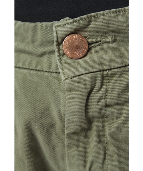 alcali（アルカリ）の「RED CARD /  カーゴクロップドパンツ(Slouchy Cargo Cropped)（カーゴパンツ・レディース・ライトベージュ/ライトカーキ・2/3/4）」の5枚目の写真