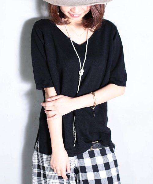 antiqua(アンティカ)の「ダブルVネック5分袖スリットコットンニット(Tシャツ/カットソー・レディース・ピンク/ブラック/ホワイト/ネイビー/ブルー/マスタード・FREE)」の3枚目の写真