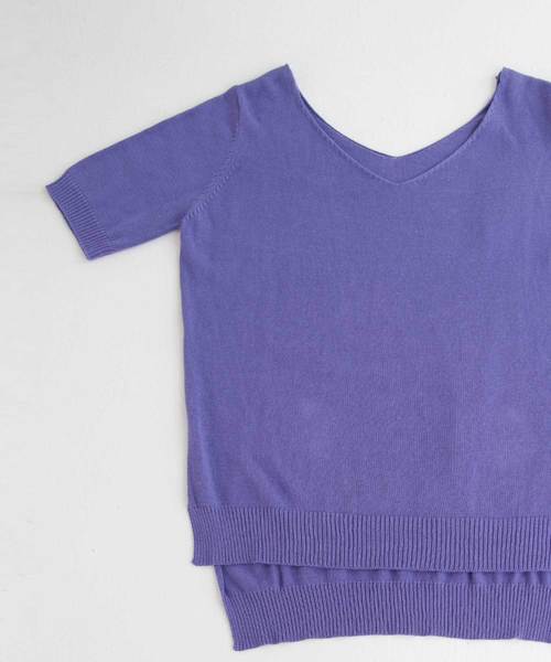 antiqua(アンティカ)の「ダブルVネック5分袖スリットコットンニット(Tシャツ/カットソー・レディース・ピンク/ブラック/ホワイト/ネイビー/ブルー/マスタード・FREE)」の8枚目の写真