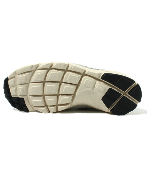 NIKE(ナイキ)の「ナイキ AIR FOOTSCAPE WOVEN CHUKKA ウーブンチャッカ(スニーカー・メンズ・グレー/ブラック・26.5cm/27.5cm/28cm/28.5cm/27cm)」の4枚目の写真