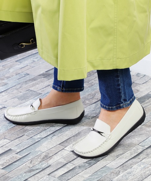 LUGG NAGG(ラグナグ)の「リボンデザイン モカシン ドライビングサブリナシューズ【LUGG NAGG SHOES SELECT/ ラグナグシューズセレクト】(モカシン/デッキシューズ・レディース・ホワイト/ブラック・23.5cm/24.5cm/23.0cm/24.0cm/22.5cm)」の2枚目の写真