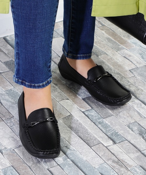 LUGG NAGG(ラグナグ)の「リボンデザイン モカシン ドライビングサブリナシューズ【LUGG NAGG SHOES SELECT/ ラグナグシューズセレクト】(モカシン/デッキシューズ・レディース・ホワイト/ブラック・23.5cm/24.5cm/23.0cm/24.0cm/22.5cm)」の1枚目の写真