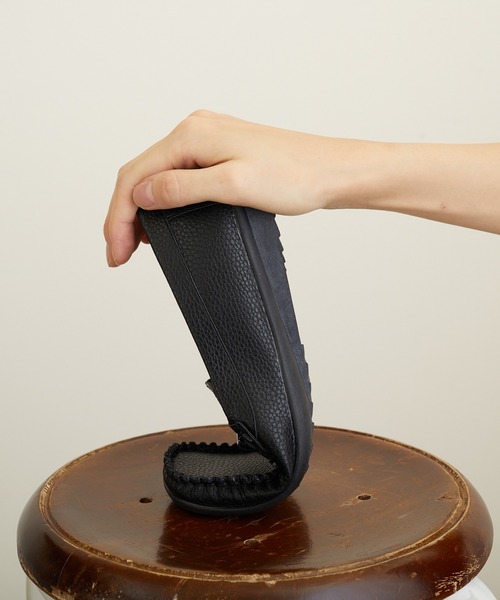 LUGG NAGG(ラグナグ)の「リボンデザイン モカシン ドライビングサブリナシューズ【LUGG NAGG SHOES SELECT/ ラグナグシューズセレクト】(モカシン/デッキシューズ・レディース・ホワイト/ブラック・23.5cm/24.5cm/23.0cm/24.0cm/22.5cm)」の10枚目の写真