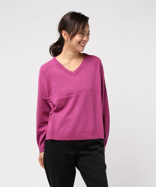 AMERICAN HOLIC(アメリカンホリック)の「Vネックラグランニットプルオーバー(ニット/セーター・レディース・ブラック/オフホワイト/ブラウン/グリーン/ピンク/モカ/イエロー系その他2/マスタード/オレンジ/ブルー系その他2・M/L)」の9枚目の写真