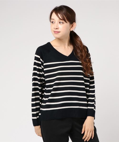 AMERICAN HOLIC(アメリカンホリック)の「Vネックラグランニットプルオーバー(ニット/セーター・レディース・ブラック/オフホワイト/ブラウン/グリーン/ピンク/モカ/イエロー系その他2/マスタード/オレンジ/ブルー系その他2・M/L)」の6枚目の写真