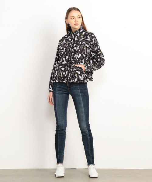 ARMANI EXCHANGE(アルマーニエクスチェンジ)の「【A|Xアルマーニ エクスチェンジ】リバーシブル ナイロンジャケット(ナイロンジャケット・レディース・ブラック・MEDIUM/SMALL/X-SMALL)」の12枚目の写真