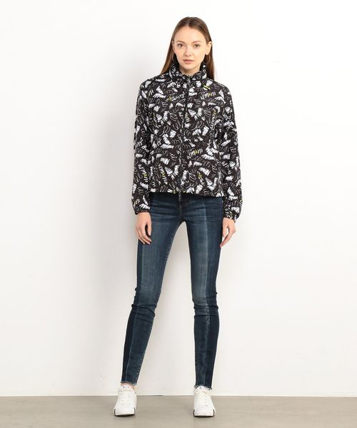ARMANI EXCHANGE(アルマーニエクスチェンジ)の「【A|Xアルマーニ エクスチェンジ】リバーシブル ナイロンジャケット(ナイロンジャケット・レディース・ブラック・MEDIUM/SMALL/X-SMALL)」の10枚目の写真