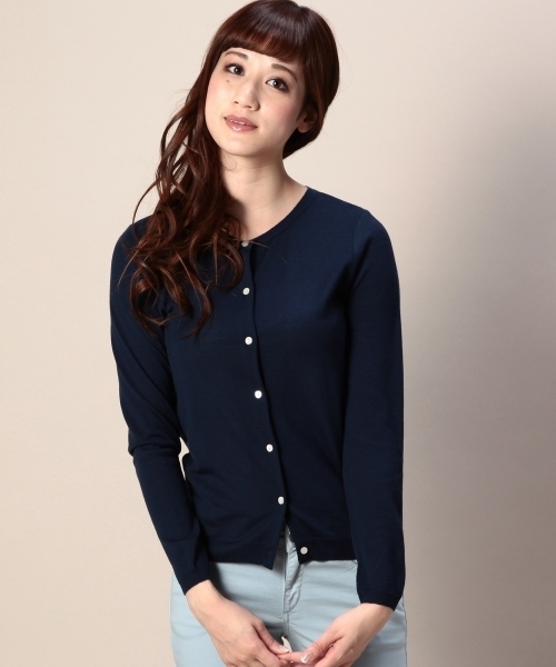 BEAUTY&YOUTH UNITED ARROWS(ビューティーアンドユースユナイテッドアローズ)の「BYBC ウォッシュクルーネックカーディガン ◆(カーディガン/ボレロ・レディース・ライトグレー/ピンク/イエロー/ネイビー・フリー)」の2枚目の写真