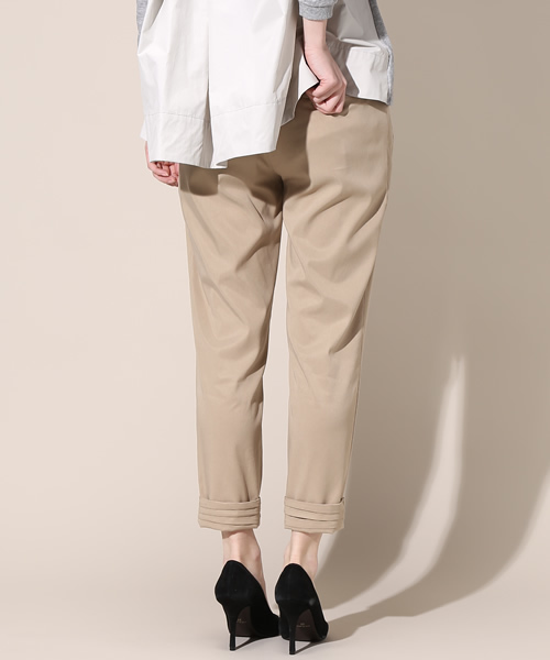 martinique（マルティニーク）の「【Marisol 6月号掲載】martinique/ストレッチウエストドローパンツ（チノパンツ・レディース・ベージュ/ブラック・1/2）」の5枚目の写真