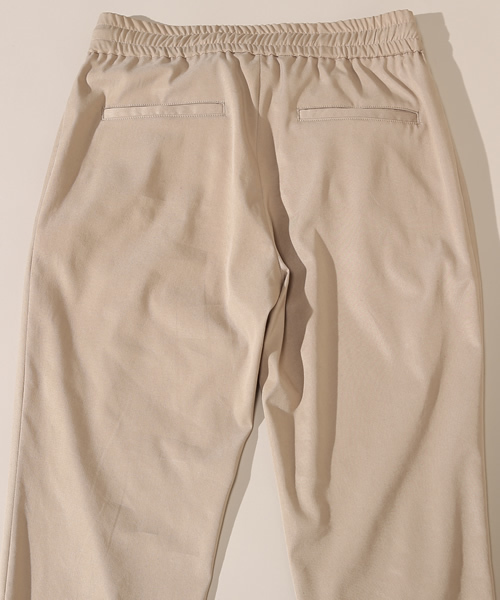 martinique（マルティニーク）の「【Marisol 6月号掲載】martinique/ストレッチウエストドローパンツ（チノパンツ・レディース・ベージュ/ブラック・1/2）」の10枚目の写真