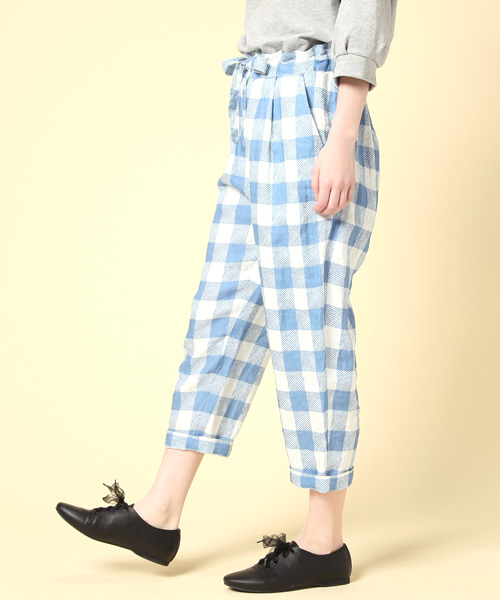 Dot＆Stripes CHILD WOMAN（ドットアンドストライプス　チャイルドウーマン）の「ビッグギンガムプリント　タックパンツ（その他パンツ・レディース・ブルー/ブラック・FREE）」の13枚目の写真