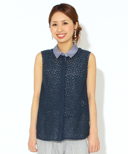 Ray BEAMS(レイビームス)の「○Ray BEAMS / レースフロントノースリーブシャツ(シャツ/ブラウス・レディース・オフホワイト/ネイビー・ONE SIZE)」の2枚目の写真