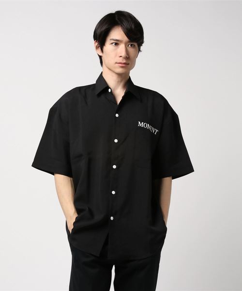 ATTI（アッティ）の「バックプリントフォト半袖シャツ（シャツ/ブラウス・メンズ・ホワイト/ブラック/ベージュ・FREE）」の2枚目の写真